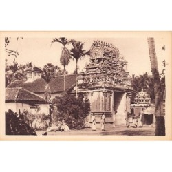 SRI LANKA - Pagoda in...