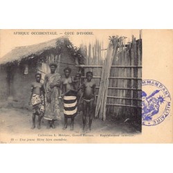Côte d'Ivoire - NU ETHNIQUE - Une jeune mère bien encadrée - Ed. L. Métayer 29