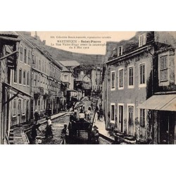 Martinique - SAINT-PIERRE - La rue Victor Hugo avant la catastrophe du 8 mai 1902 - Ed. Benoit-Jeannette 180