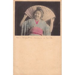 JAPAN - Lady Chrysanthemums, seller of smiles - Geisha and her fan