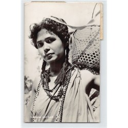 Suriname - Indian woman...