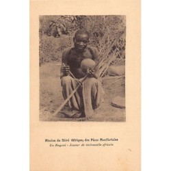 Malawi - An Angoni native - African cello player - Publ. Mission of the Shire of the Montfort Fathers