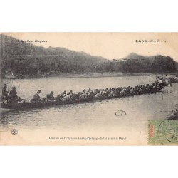Laos - Canoe Race - Salute...