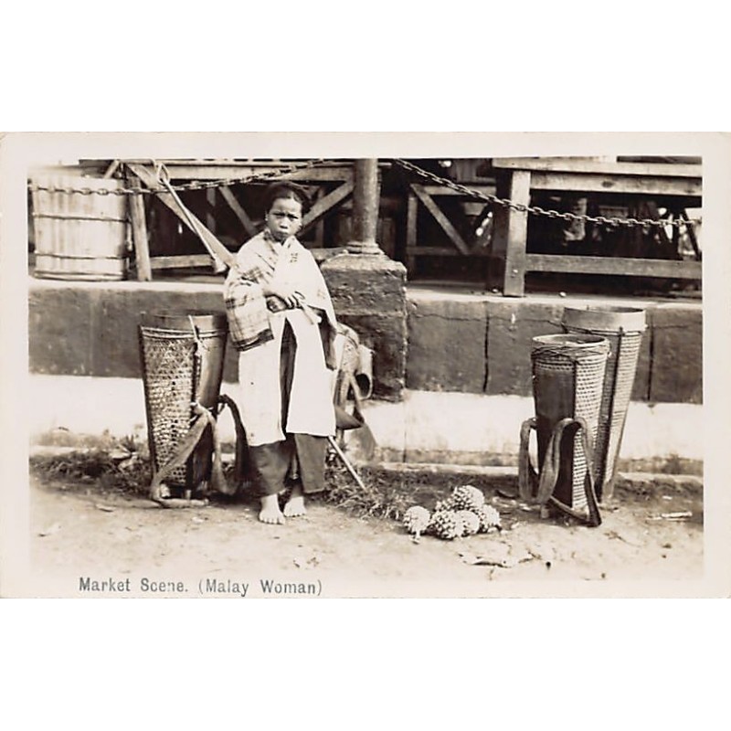 Malaysia - Market Scene (Malay Woman) - REAL PHOTO - Publ. The Federal Rubber Stamp Co.